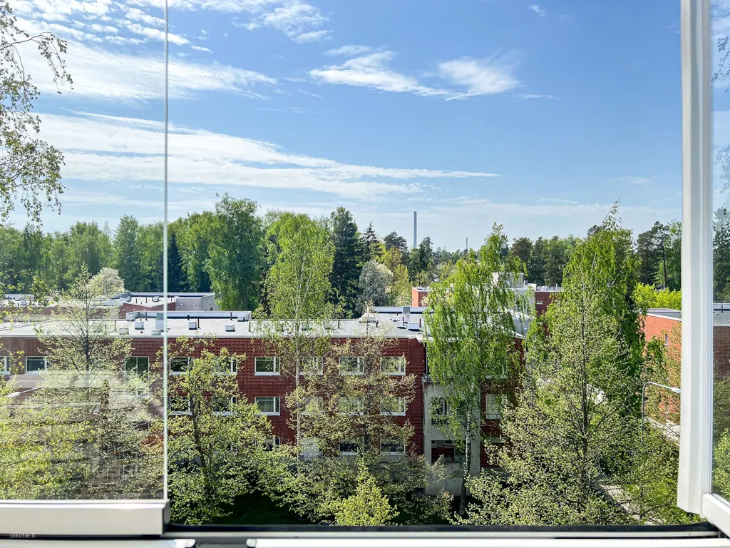 Balcon - Bright Apartment with Balcony in Matinkylä, Espoo