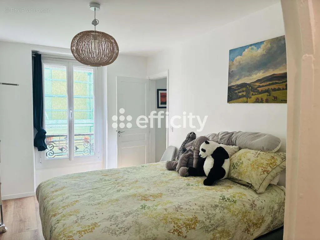 Chambres - Appartement avec Vue Cour dans le 10ème Arrondissement de Paris