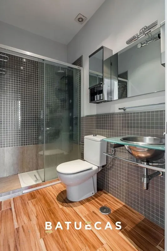 Salles de bain - Apartment with Balcony in Embajadores, Madrid