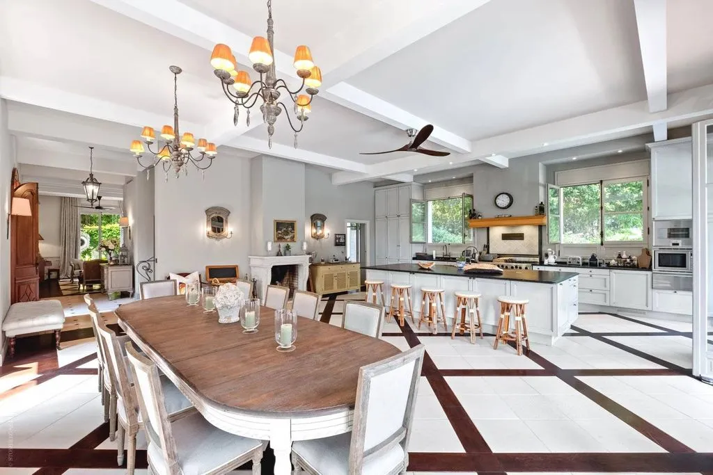 Dining Room - Luxury Villa with Heated Pool in Cap d'Antibes