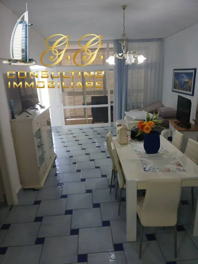Salle à manger - Villa with Garden in Sessa Aurunca