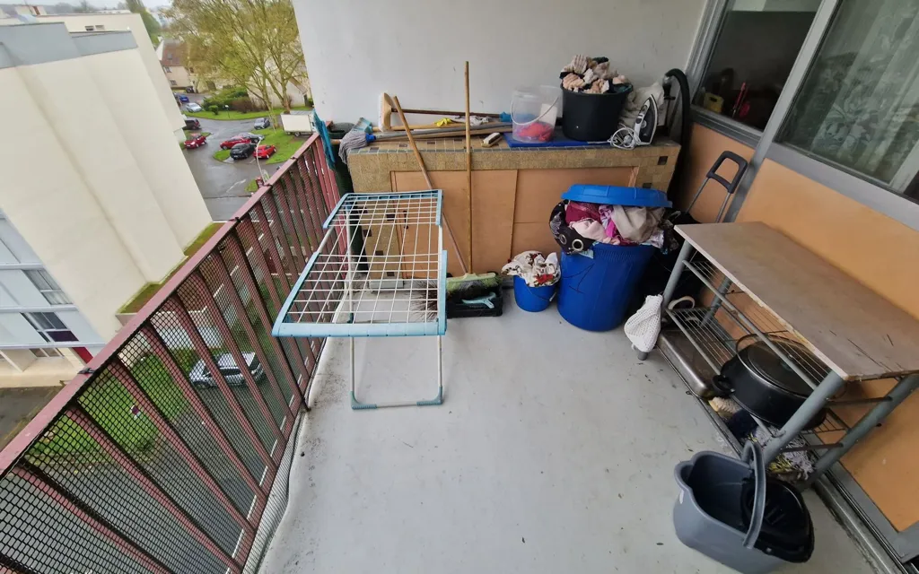 Rõdu - 4-Bedroom Apartment with Balcony in Nogent-sur-Oise
