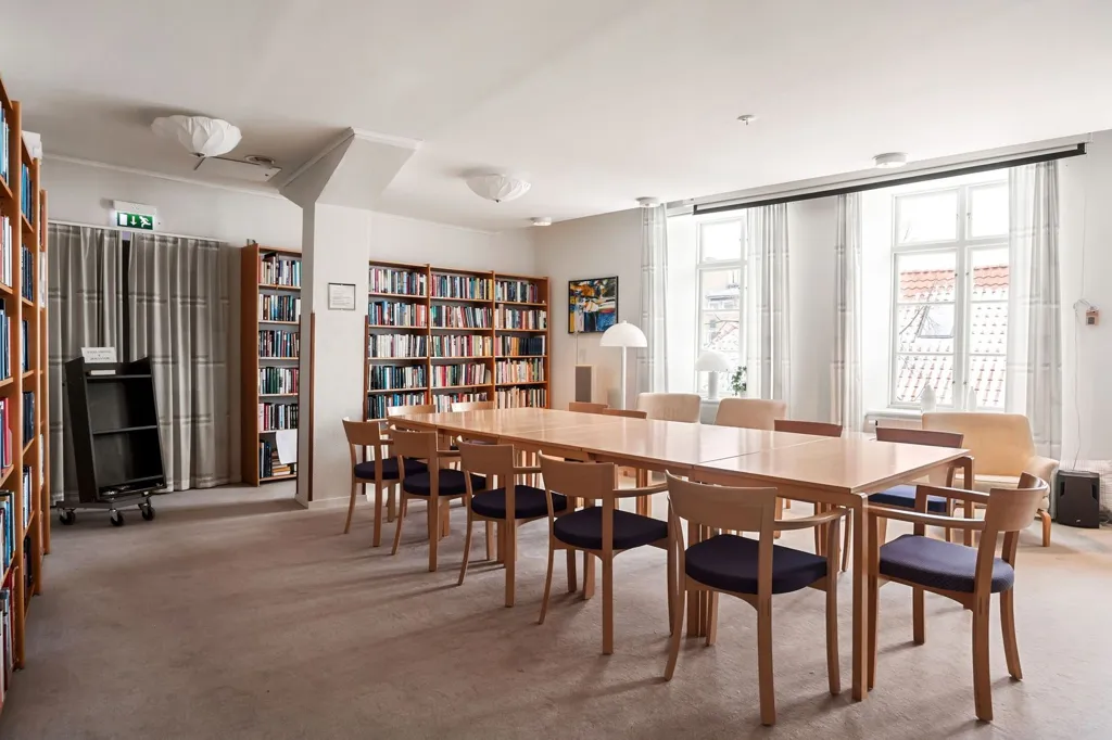 Bureau - 55+ Apartment with Balcony in Central Gothenburg