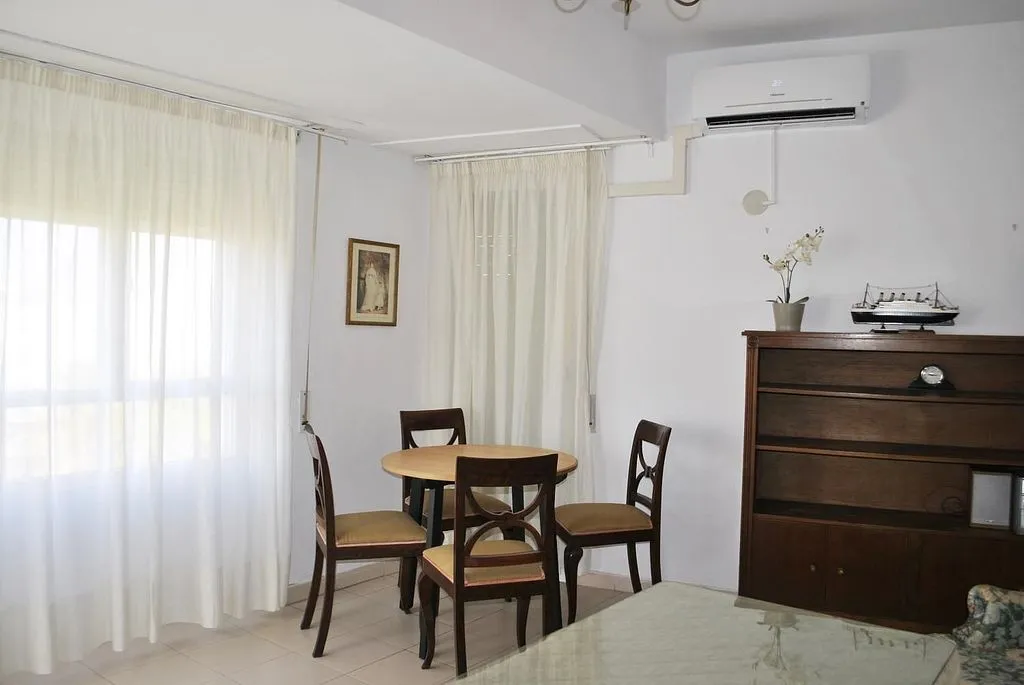 Söögituba - Apartment with Balcony in Los Bermejales