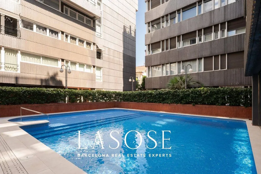 Pool - Duplex Penthouse with Pool in Tres Torres, Barcelona