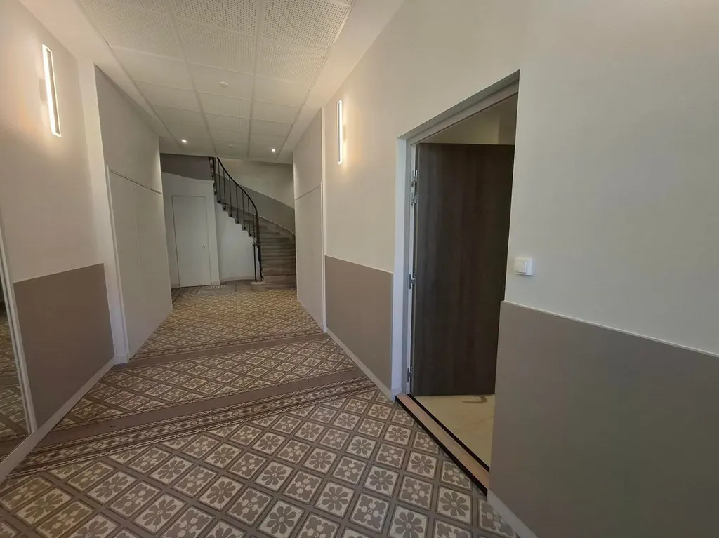 Esik - T2 Apartment with Terrace in Secure Residence