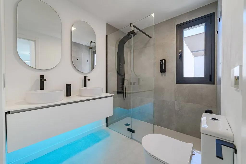 Salles de bain - Contemporary Villa with Sea Views in Santa Cruz