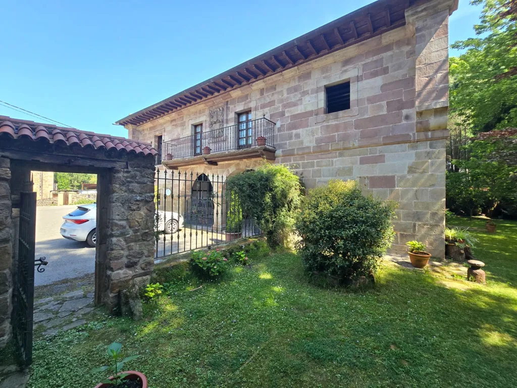 12-room house in Valdáliga