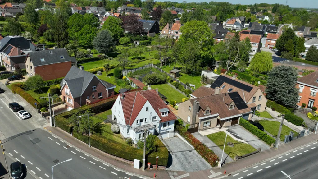 Vue aérienne - Villa Pleine de Caractère avec Jardin à la Coquinie