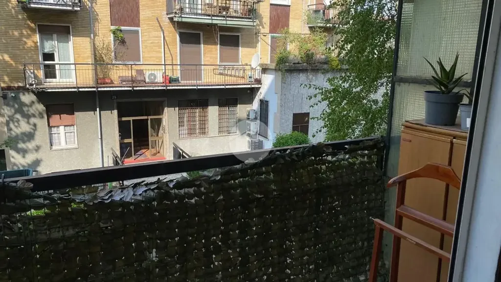 Balcon - First Floor Flat with Balcony in Milan South