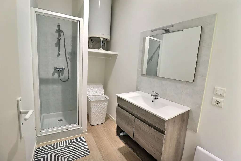 Vannitoad - Fully Furnished Studio in Figeac City Centre