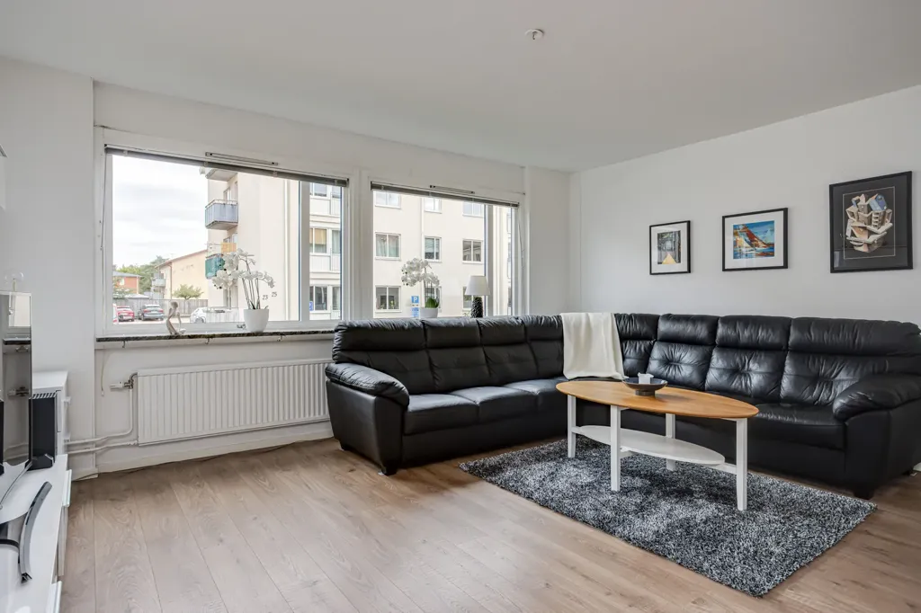 Séjour - Two-Bedroom Flat with Balcony in Halland