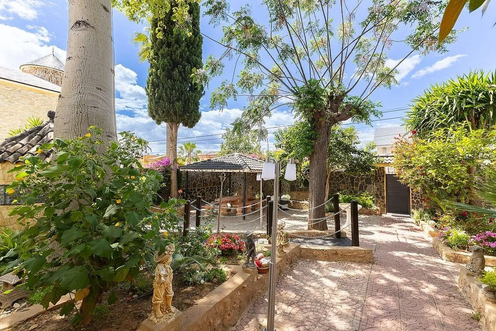 Jardin - Chalet with Pool and Terrace in L'Eliana