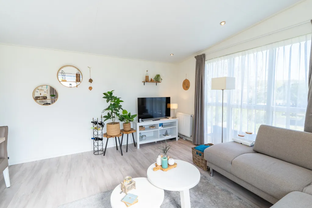 Elutuba - Chalet with Waterfront Access in Hellevoetsluis