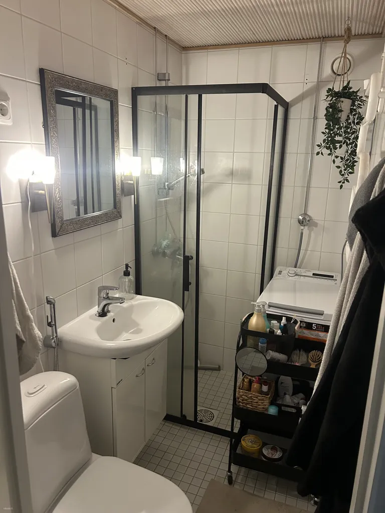 Vannitoad - First Floor Apartment with Balcony in Tampere