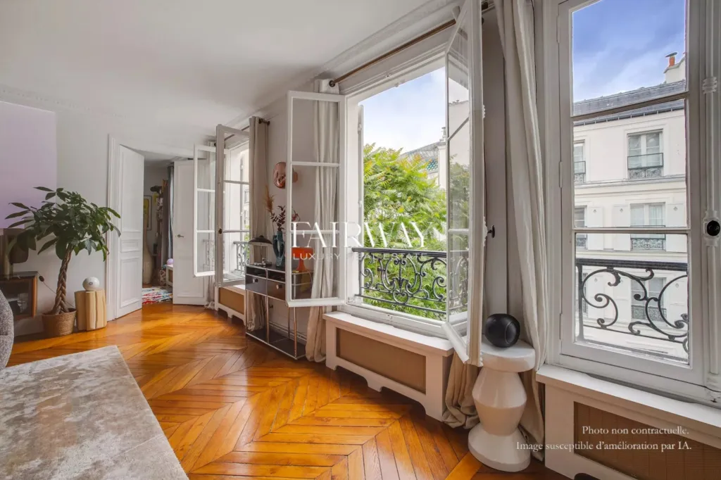 Elutuba - Haussmannian Flat with Courtyard View in Paris 8e