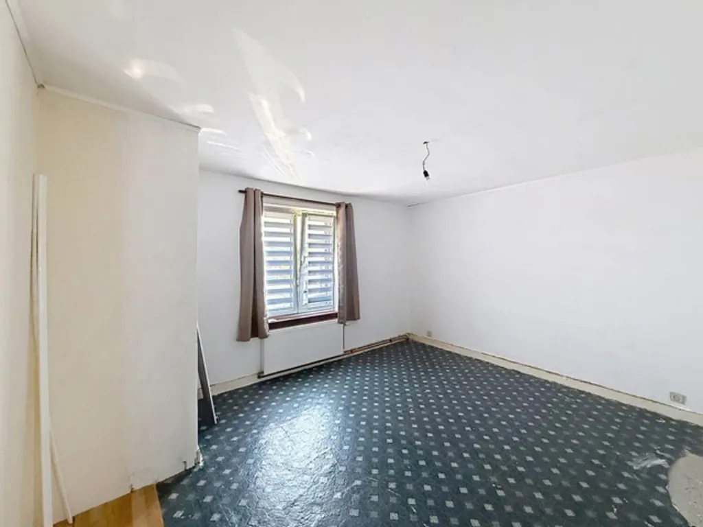 Pièces - Maison à Rafraîchir avec Terrasse à Couillet