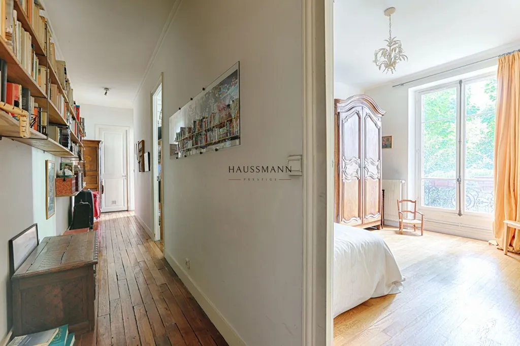 Esik - Flat with Garden View in Paris 9th