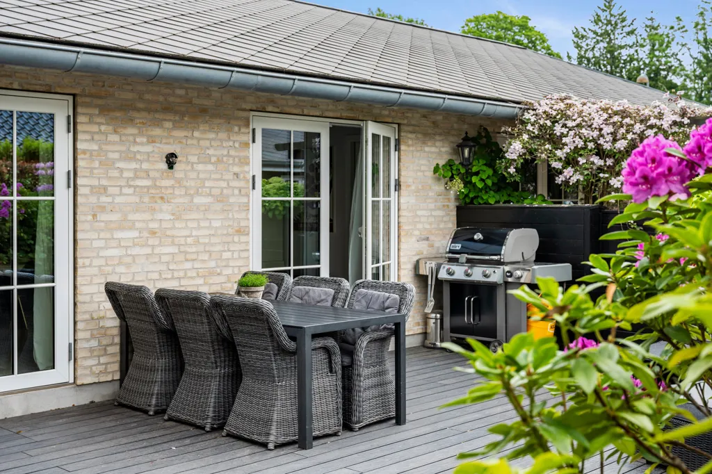 Terrasse - Villa with Garden Pool in Hørsholm