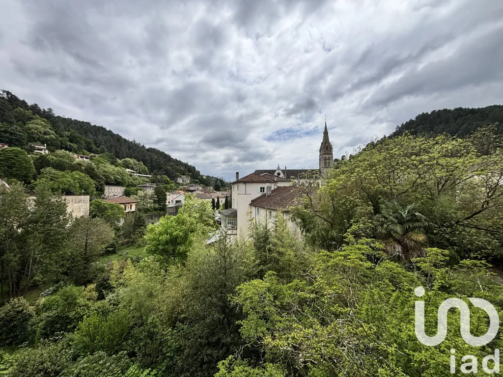 Bright Apartment with Private Parking in Vals-les-Bains