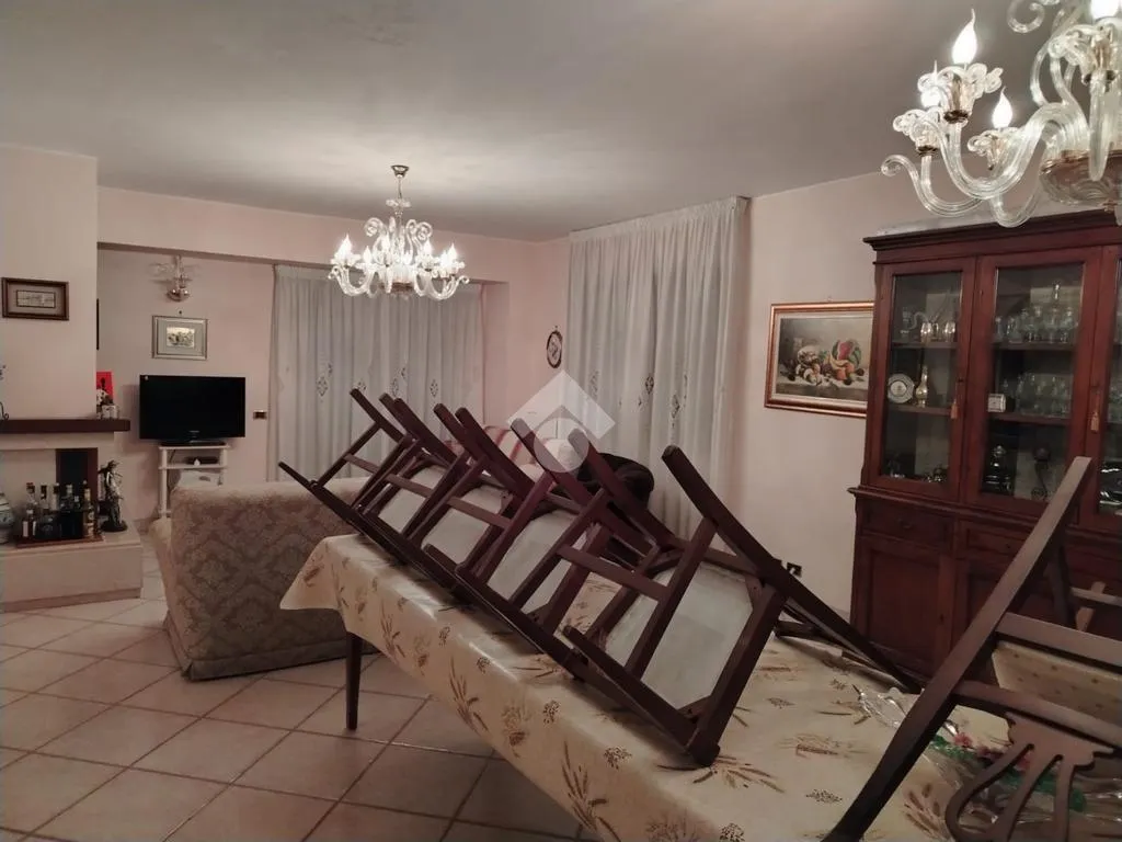 Söögituba - Villa with Garden in Altavilla Irpina