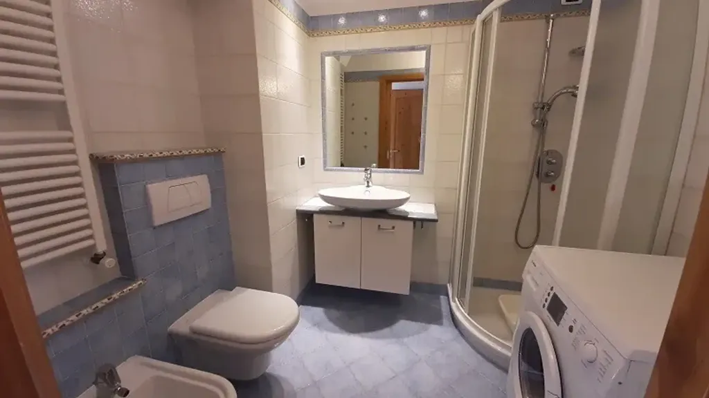 Bathrooms - 2-room apartment in IT