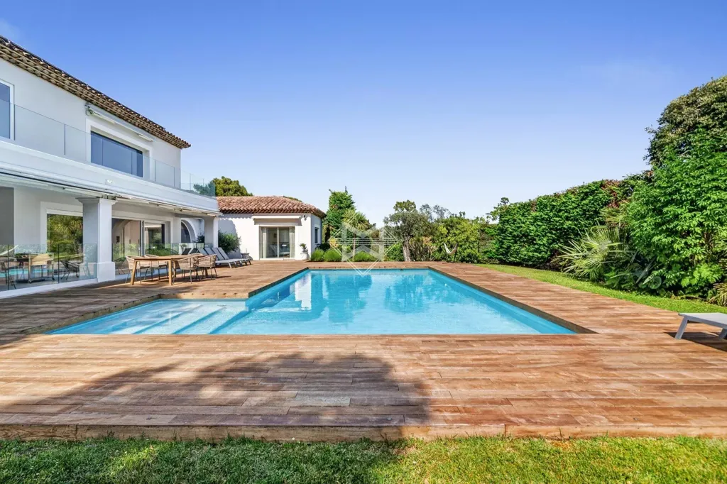 Piscina - Renovated Villa with Pool in Valbonne