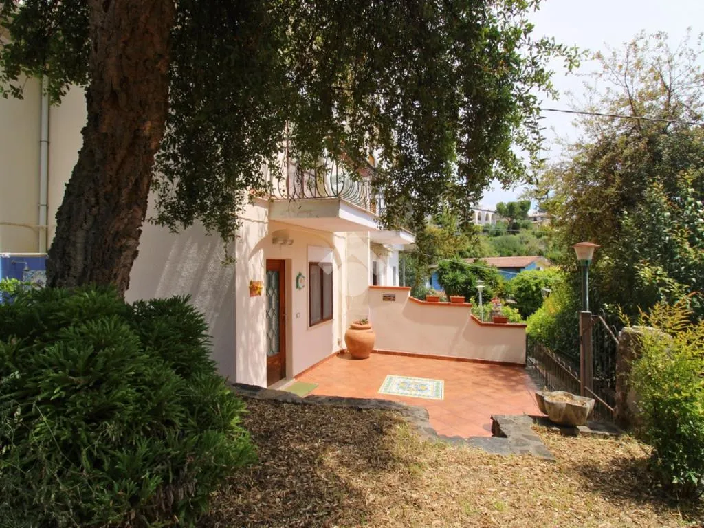 Jardin - Duplex with Private Garden in Villammare