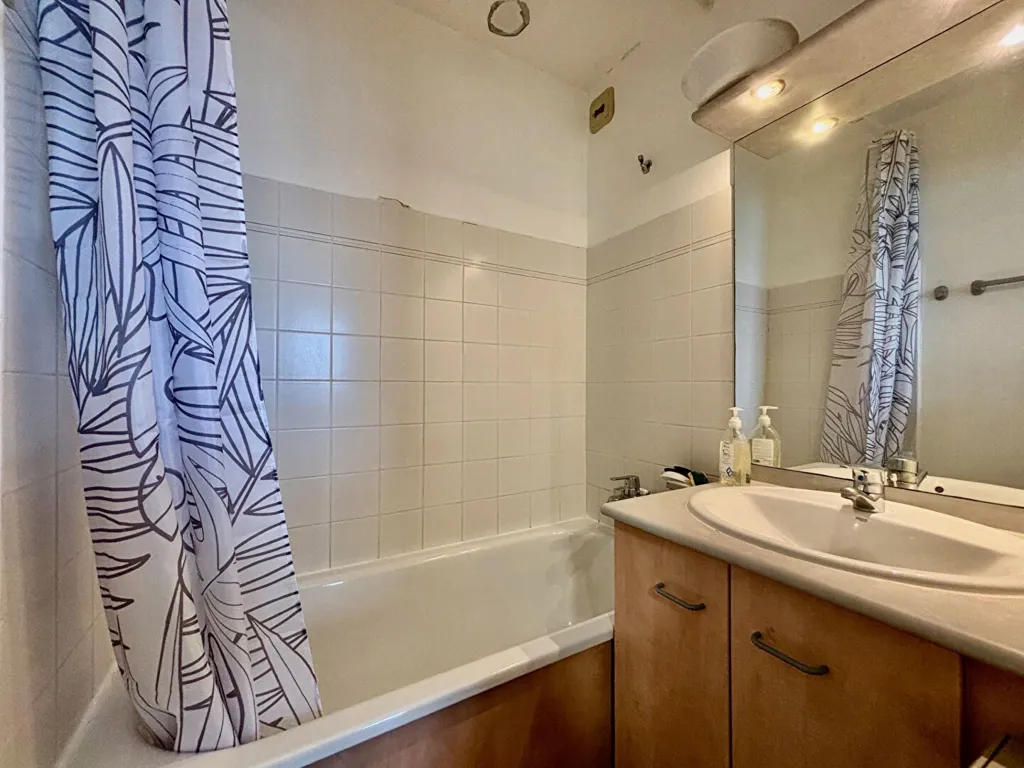 Bathrooms - Meubled Studio with Balcony in Pornichet