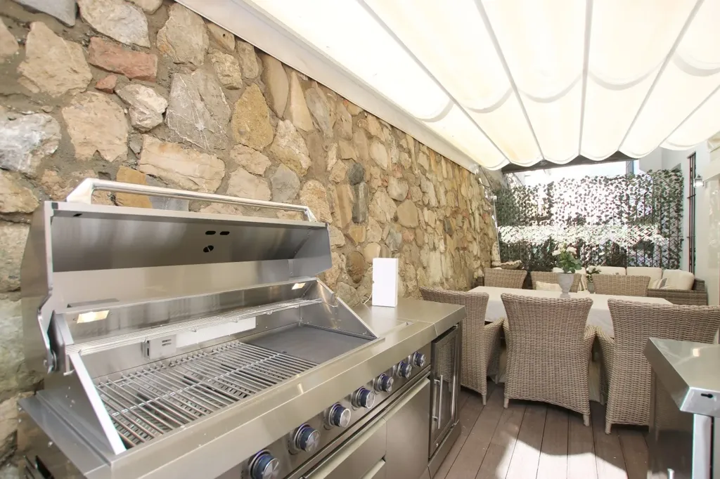 Terrasse - Beachfront Duplex with Private Pool in Estepona