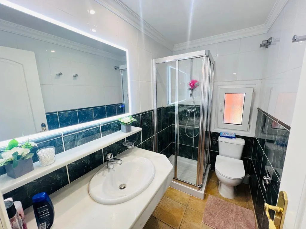 Salles de bain - Furnished Apartment with Pool in Oliva Nova