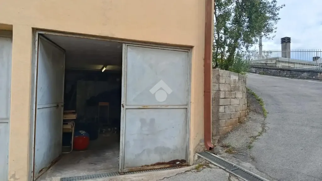 Välivaade - Three-bedroom Apartment with Balcony in Alatri