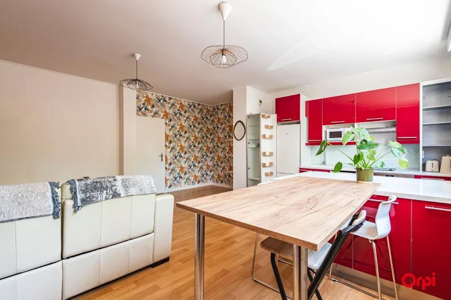 Cuisine - Appartement 3 Pièces avec Jardin Privé à Reims