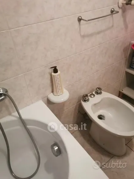 Salles de bain - Fully Furnished Flat with Balcony in Taranto
