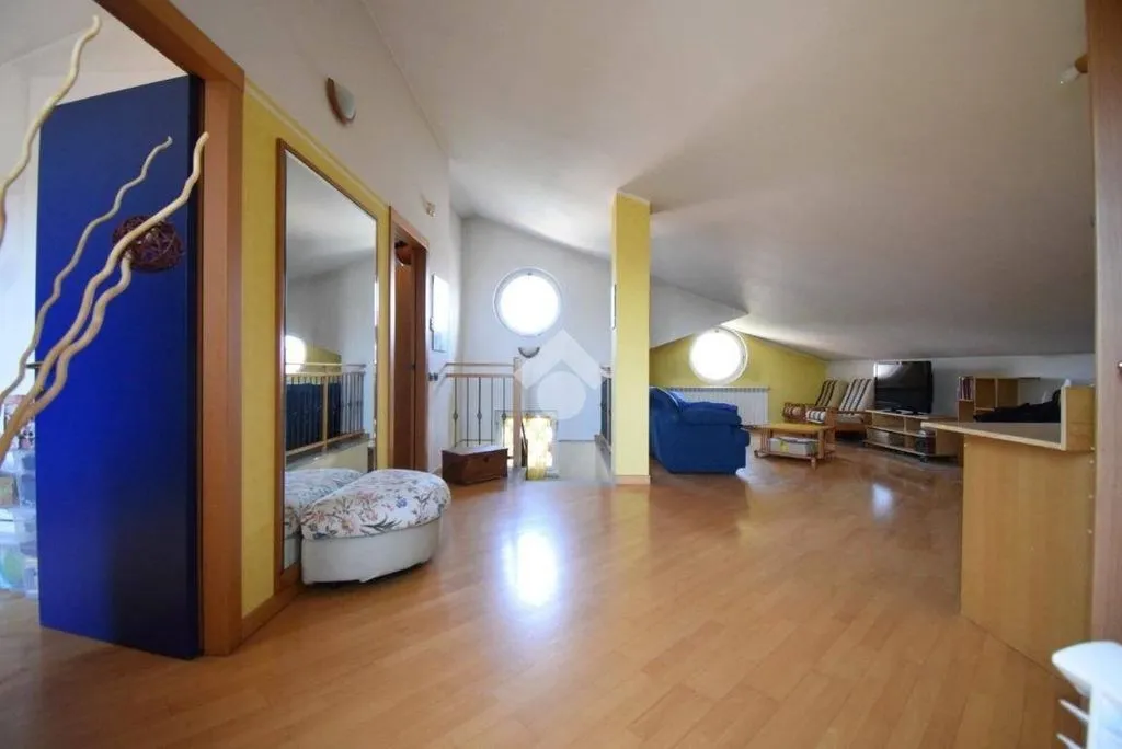 Living Room - Luxury Villa with Private Garden in Brugherio