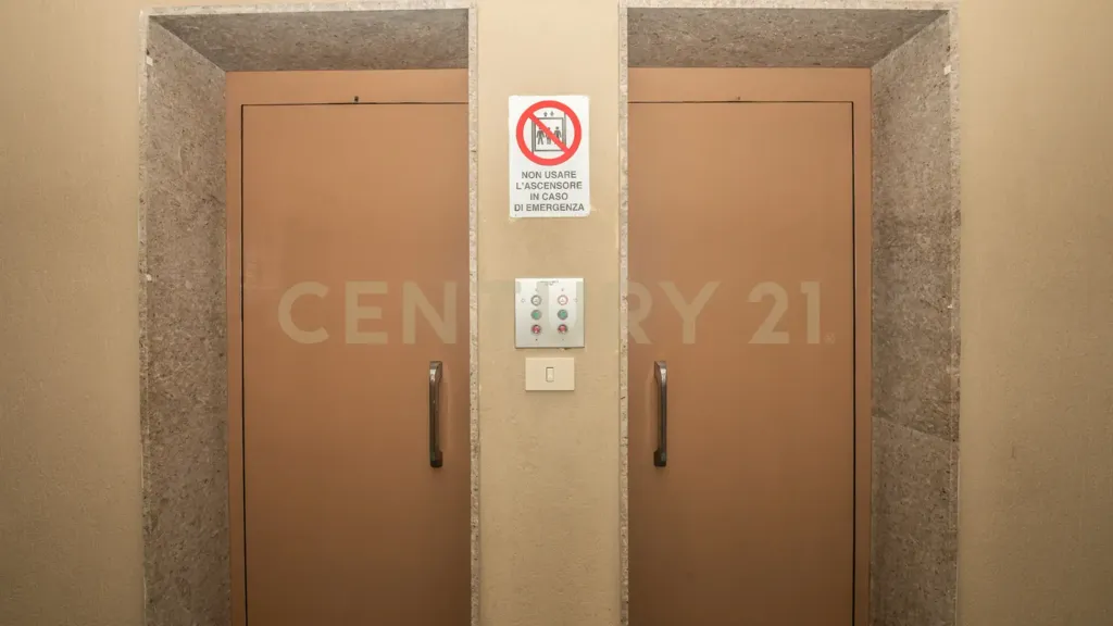 hallway_entrance
