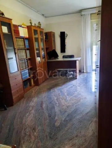 Kabinet - Auctioned Apartment with Balcony in Canicattì