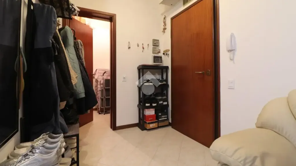 Camere da letto - Rear-Facing Apartment with Balcony in Mantua