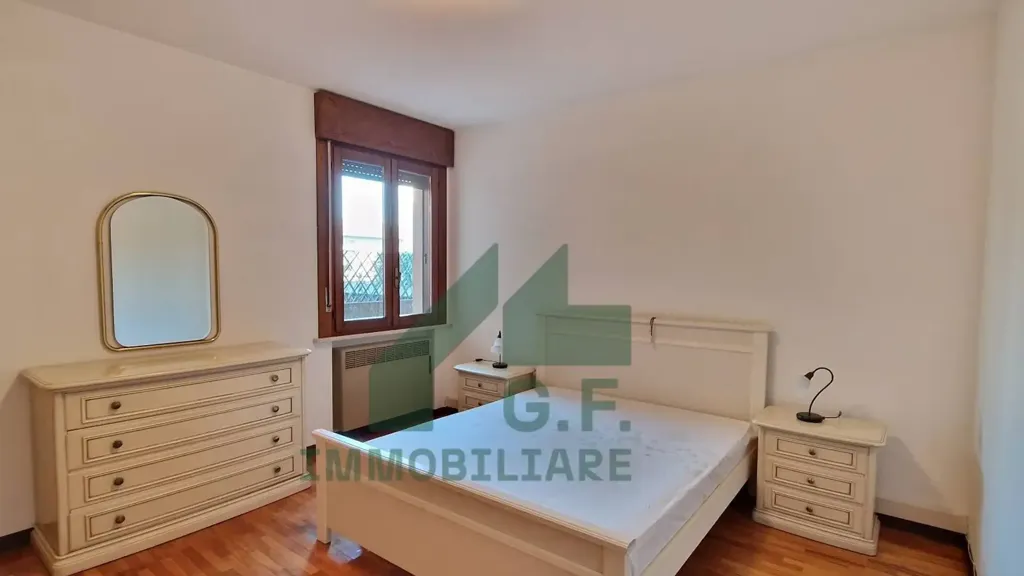 Chambres - Apartment with Terrace in Lanzago Centre