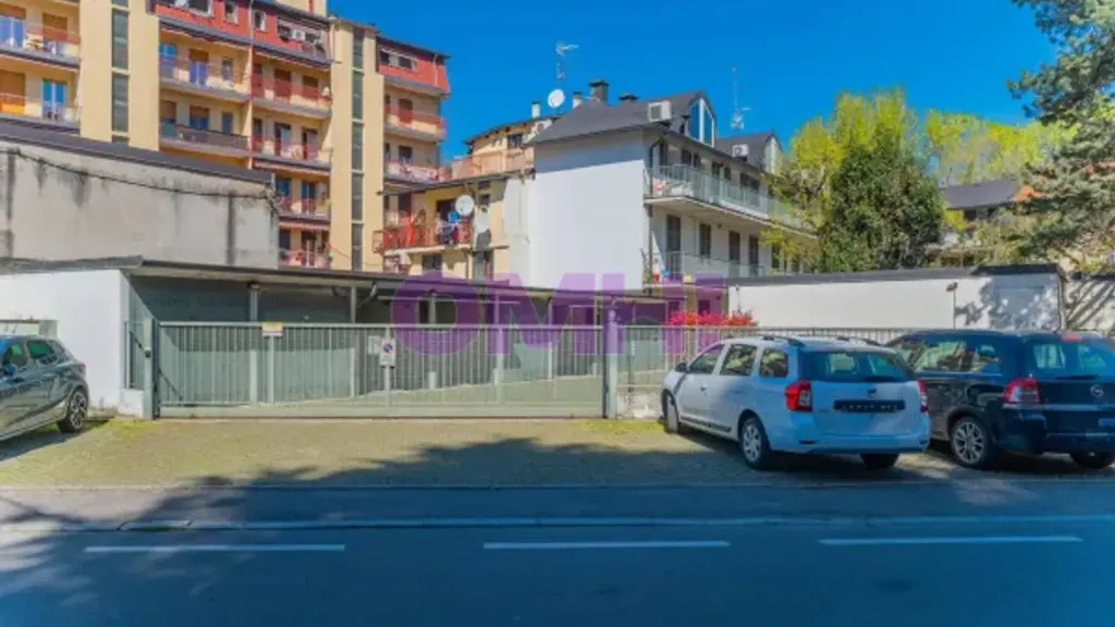 Välivaade - Ground Floor Flat with Balcony in Gallarate