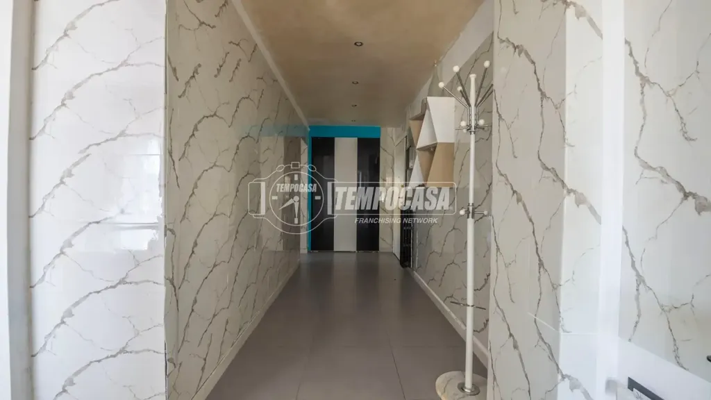 hallway_entrance