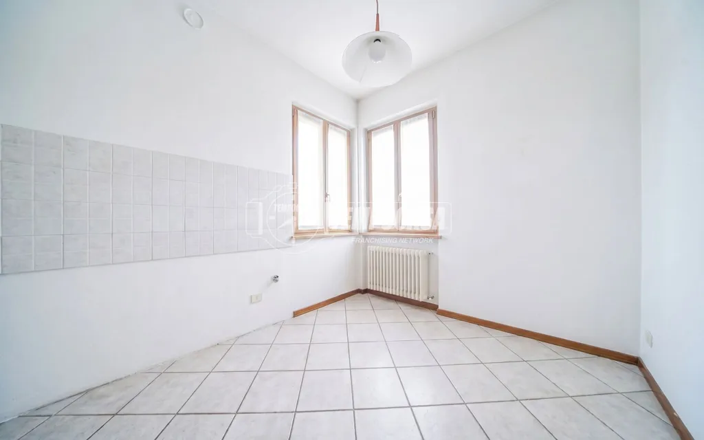 Pièces - Bifamiliar Villa with Garden in Somma Lombardo
