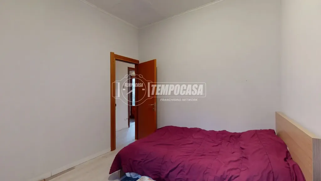Chambres - Three-Bedroom Apartment with Courtyard in Besana in Brianza