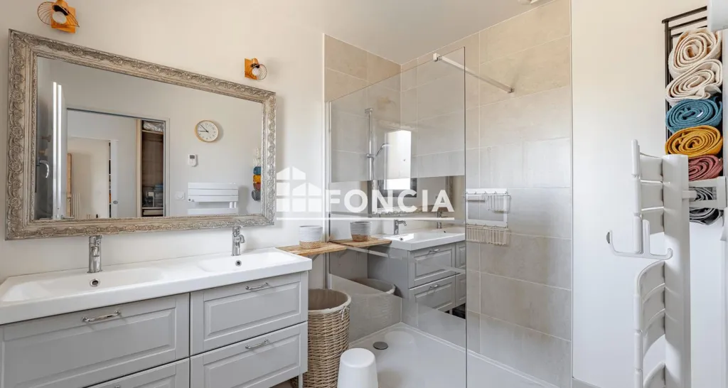 Vannitoad - Contemporary House with Pool in Mignaloux-Beauvoir