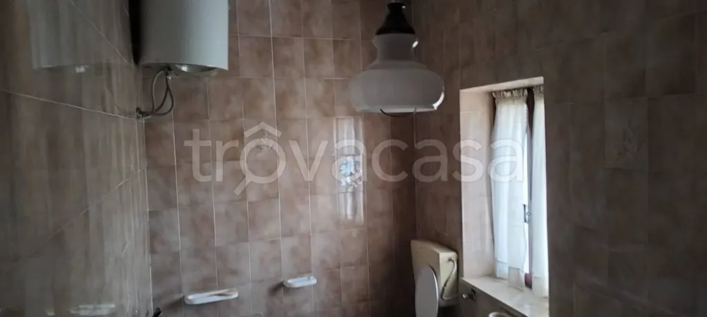 Salles de bain - Rustic House with Private Garden near Busca