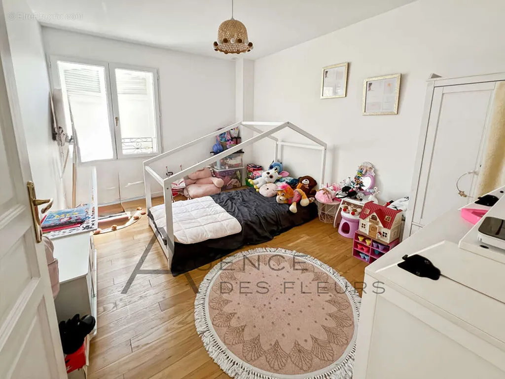 Chambres - Maison Rénovée avec Jacuzzi près d'Elbeuf