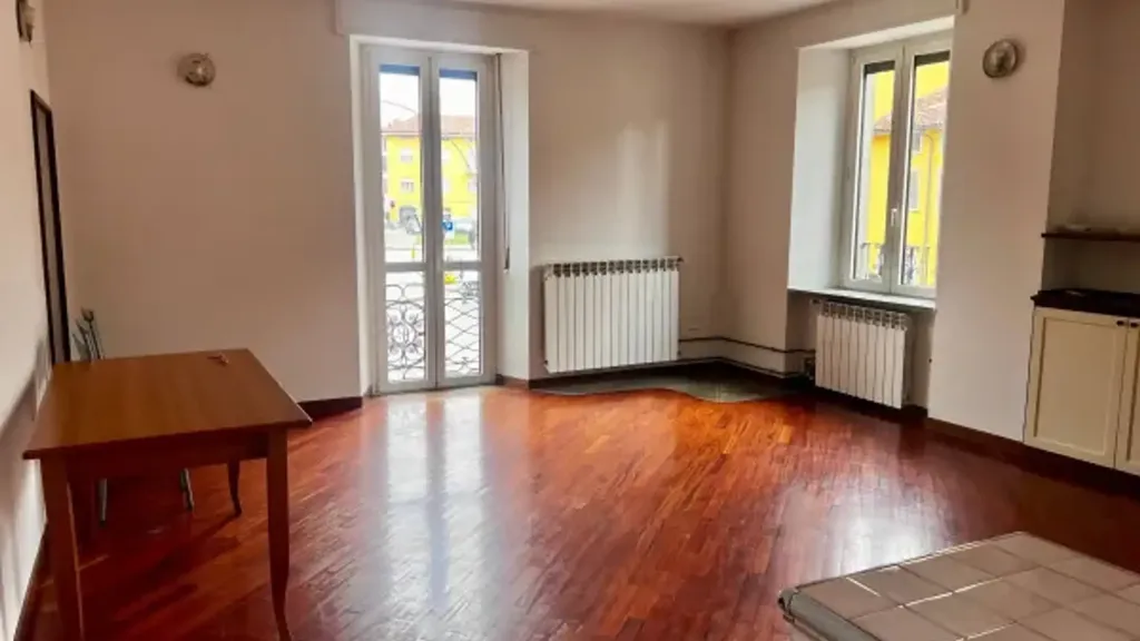 Séjour - Trilocale with Balcony in Romano di Lombardia