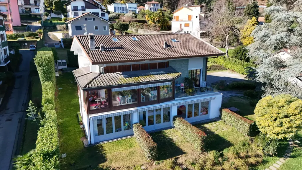 Õhuvaade - Modern Villa with Lake View in Stresa
