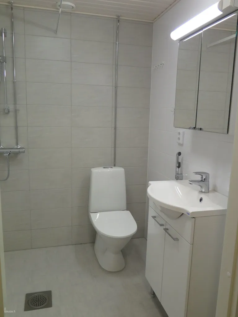 Salles de bain - Modern Studio Flat with Balcony in Lahti Centre