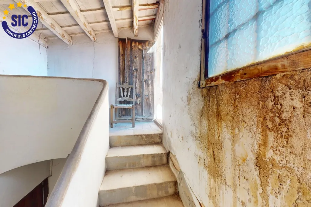 Pièces - Three-Storey House for Restoration in Castellón Centre